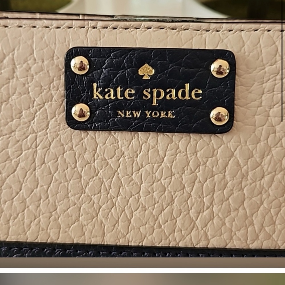 Kate Spade Tan and Navy Leather Bi-fold Long Wallet NWT Retail:$179 - Picture 10 of 11